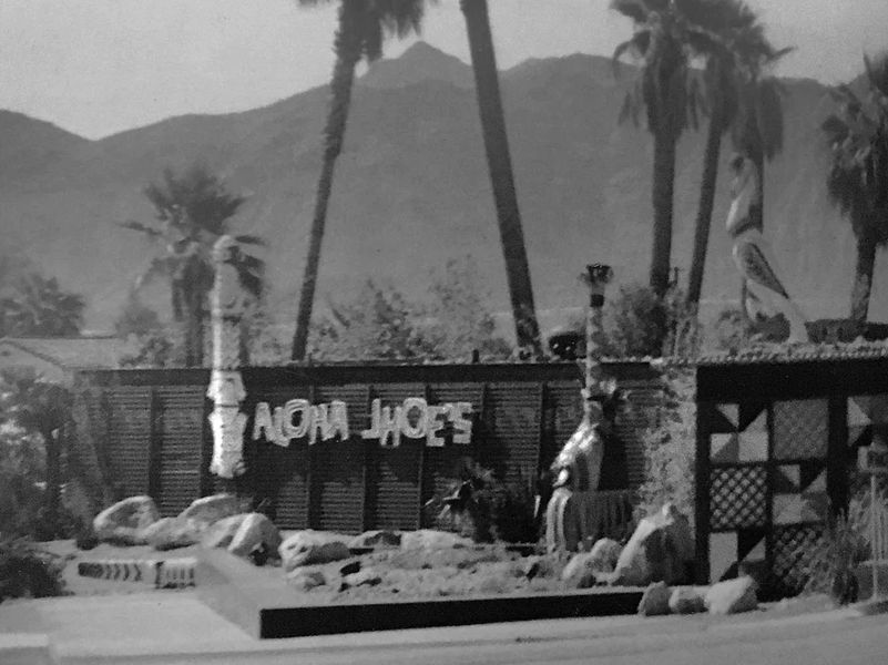 Tiki Bar: Aloha Jhoe's | mytiki.life